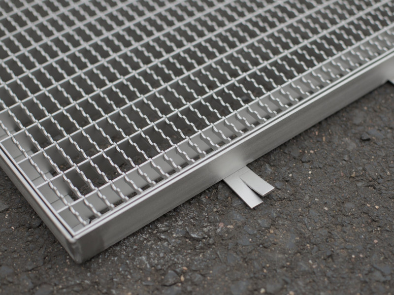 Edelstahlrost 500x800 30/10 25/2 mit Rahmen