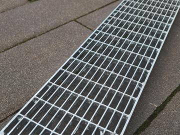 Rinnenrost 250x1000 30/10 30/2