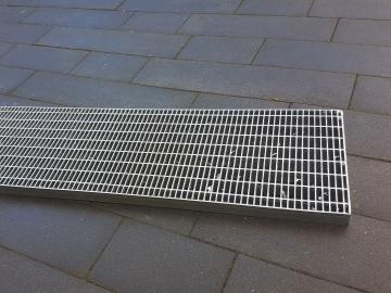 Rinnenrost 300x1200 30/10 30/2